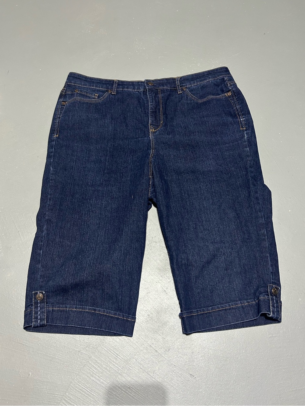 Gloria Vanderbilt Jordyn Skimmer Denim Blue Capris - Women’s Size 16 Regular